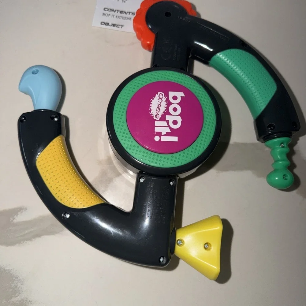 Hasbro Bop It Extreme 2022 Electronic Game for 1 or More Players Fun Party O-BOX